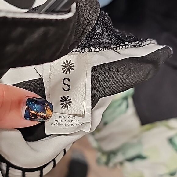 Show me your mumu cadence crop top - Picture 3 of 8